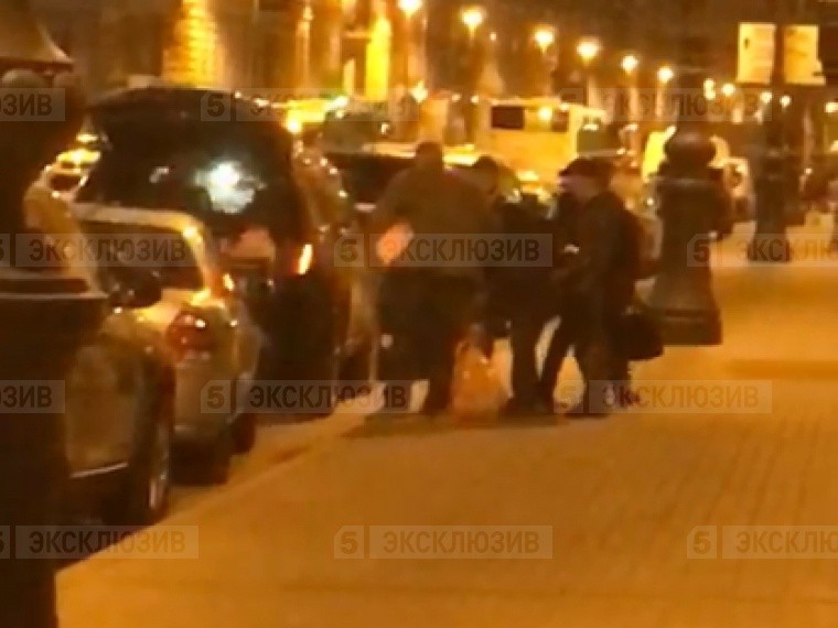 Обыск в квартире начальника петербургского Ростехнадзора закончился только вечером — видео