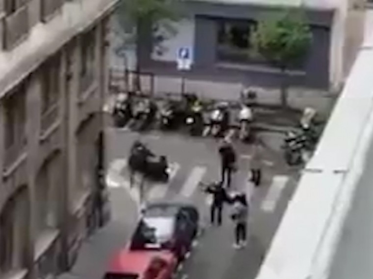 СМИ: резню в центре Парижа утроил выходец из Чечни