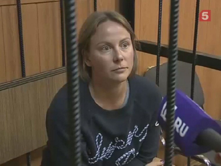 Дочь обвиняемого в хищении 4,7 млрд руб главы Ростехнадзора по СЗФО заплакала в суде