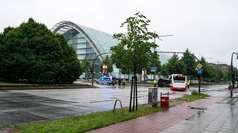В Барнауле из-за 20 рублей пенсионерку заперли в раскаленном автобусе