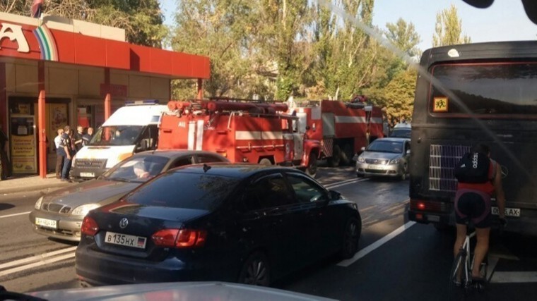 Взрыв прогремел в магазине в Донецке — кадры с места ЧП