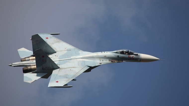 Киев опубликовал видео полета «российского Су-27» над кораблями Украины